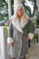 Casual Chic Grey Spanish Merino Suede Sheepskin w/ Toscana Collar & Cuffs - Size 8