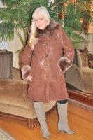 Shimmering Whiskey Shearling Sheepskin Stroller with Detacable Hood Trimmed In Toscana - Size 8