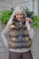 Shelia Horizontal Natural Canadian Cross Fox Fur Vest
